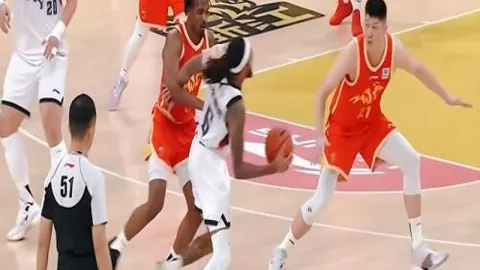 文森特替补闪耀，三分线外狂飙6球，贡献20分关键得分，与最高分持平